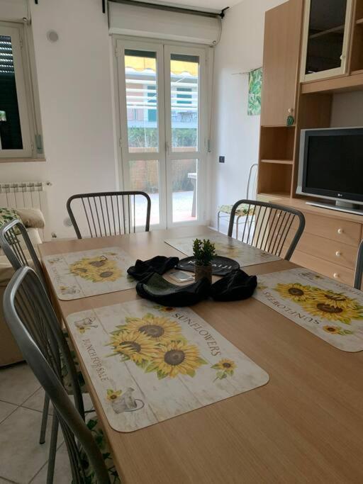 Appartamento Tranquillo Con Patio E Piscina La Caduta Buitenkant foto